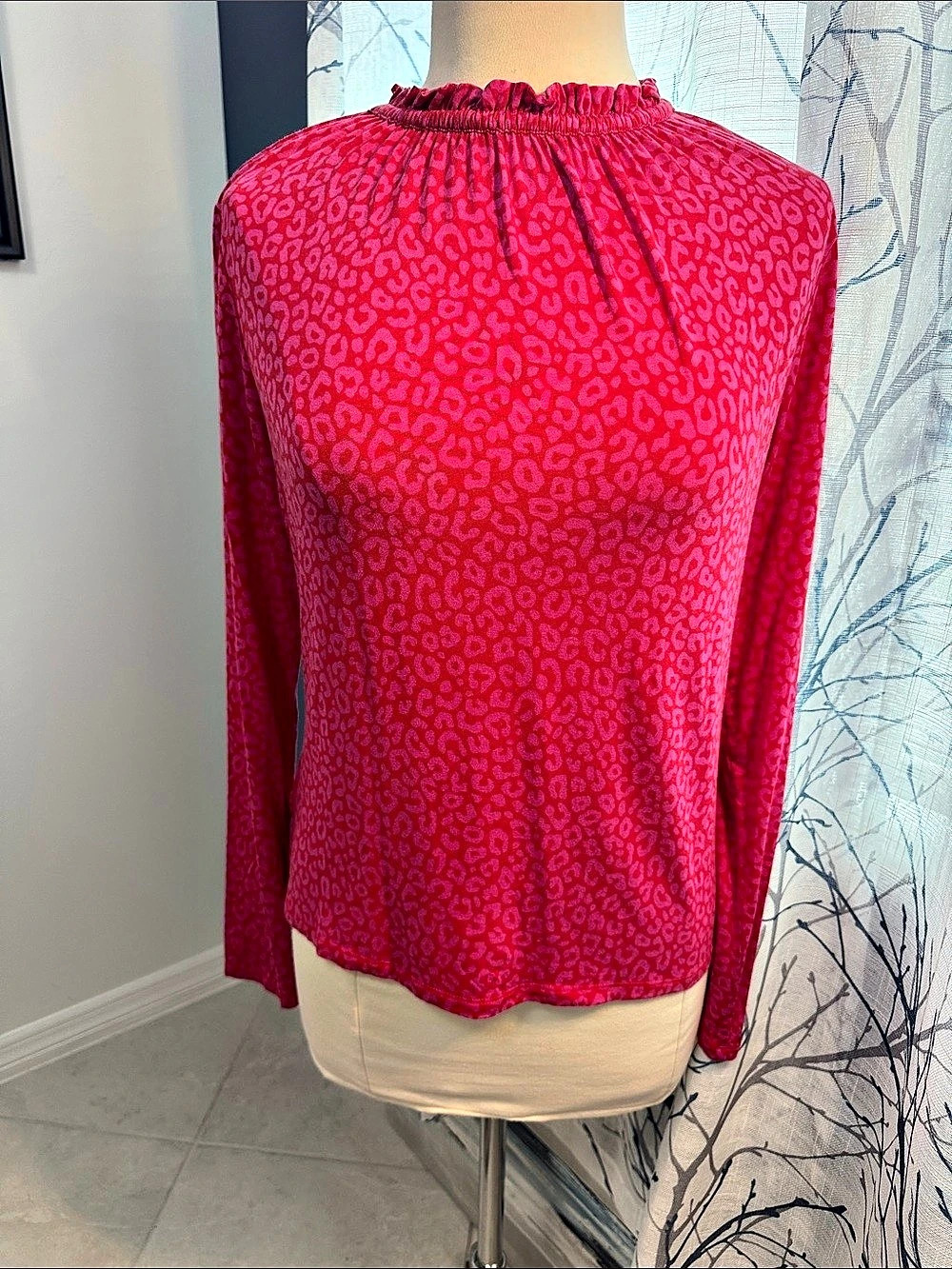 Ann Taylor Animal Print Long Sleeve Top in Pink & Red Large